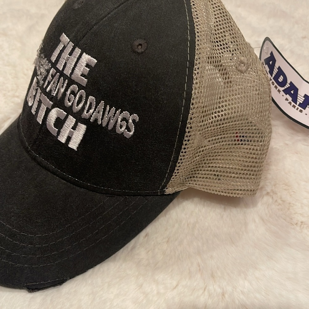 Piper Lou NWT with ripped stitching Relaxed Style Casual Go Dawgs Hat